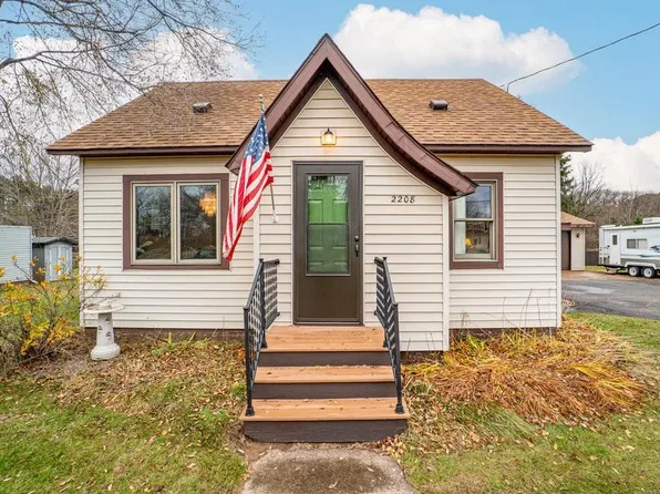 2208 Crescent Avenue, Eau Claire, WI 54703