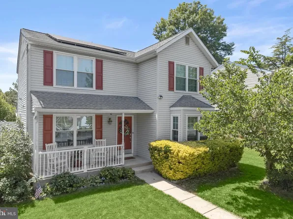 102 Bishops Ln, Catonsville, MD 21228