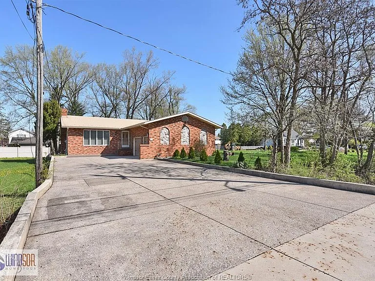 600 Cousineau Rd #LOWER — Photo 4