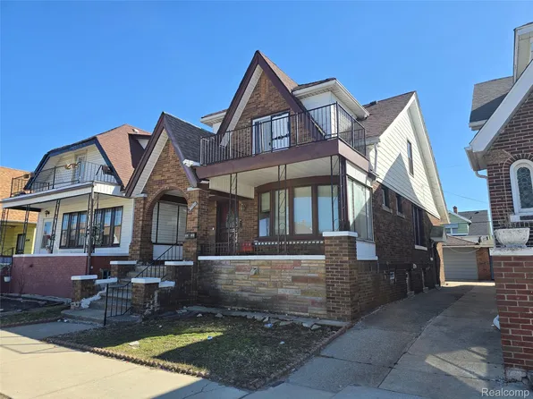 3376 Holbrook St, Hamtramck, MI 48212