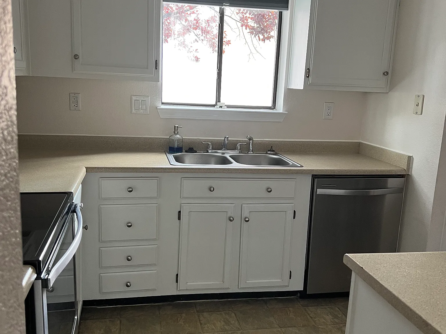 1537 Georgene Dr NE — Photo 4