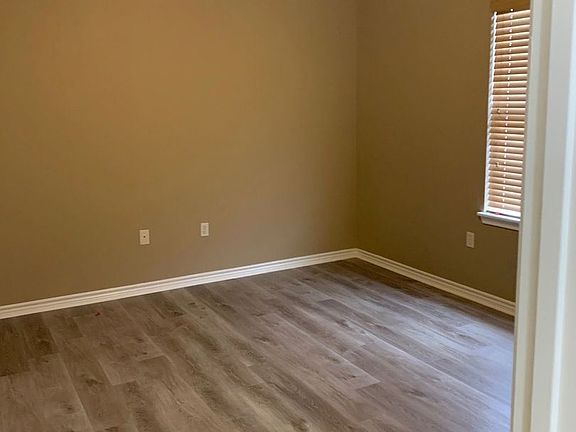 3rd image of 121 W Lagrange St APT 31