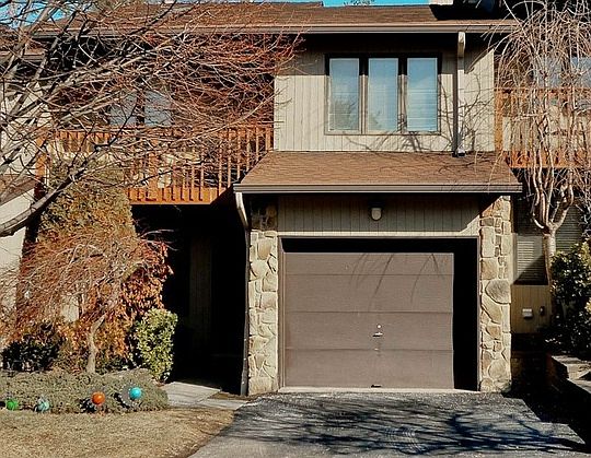 2nd image of 33 Wedgewood Dr