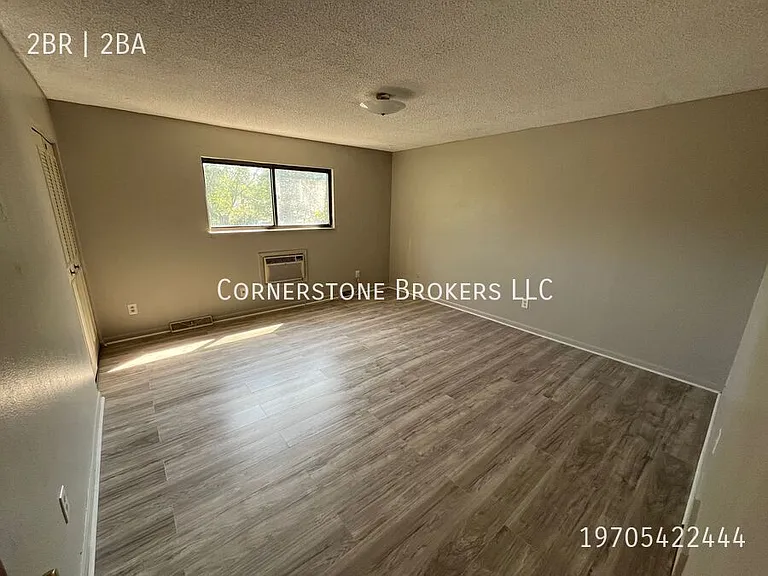 726 Lincoln St — Photo 3