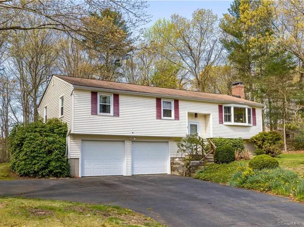 27 Country Lane, East Hampton, CT 06424