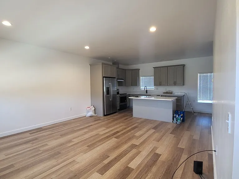 683 Bryden Ave — Photo 5