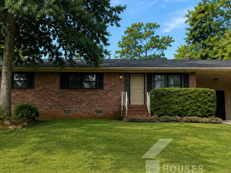 27 Flower Dr — Photo 1