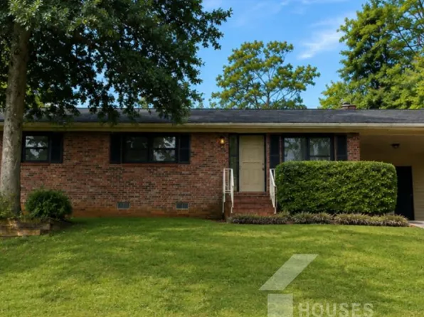 27 Flower Dr, Greenville, SC 29605