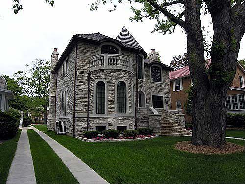 4th image of 228 Linden Ave