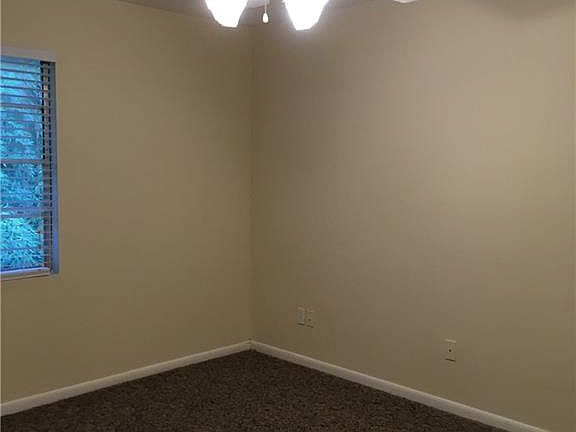 2nd image of 1108 Tiger Blvd APT 129