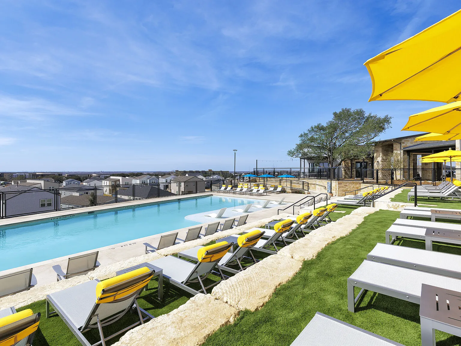 Los Cielos at Brooks Luxury Rentals — Photo 2