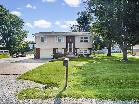 5th image of 23296 Glenda Ave