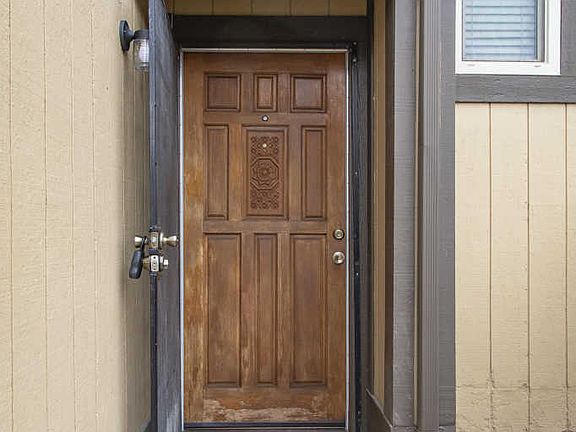2nd image of 2066 E Harold Ave