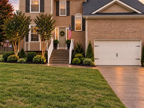 498 Kristie Michelle Ln, Clarksville, TN 37042