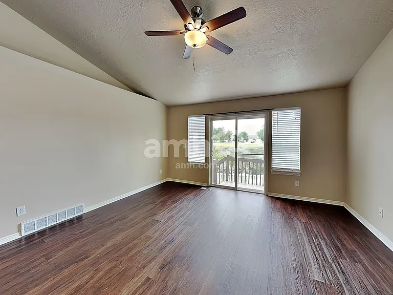 163 Crystal Bay Dr — Photo 4