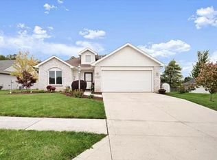 13517 Stowe Dr, Grabill, IN 46741
