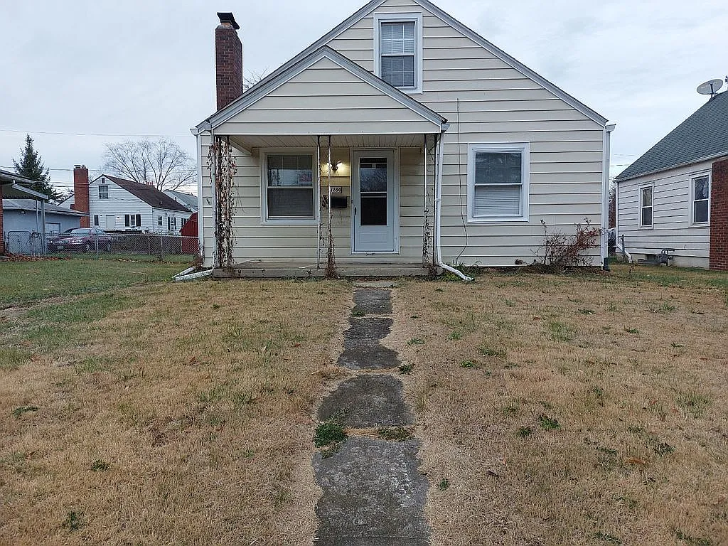 1890 W Mound St photo 1