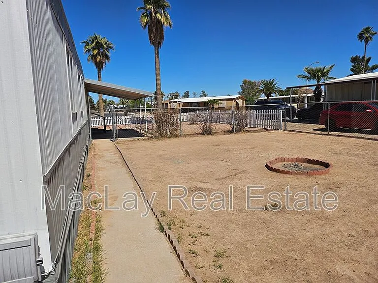 1113 W Corinthian Cir — Photo 21
