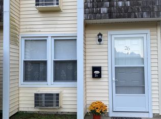 127 Black Point Rd APT 26, East Lyme, CT 06357