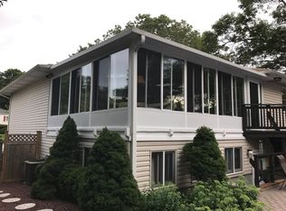 27 Mulberry Dr, Smithtown, NY 11787