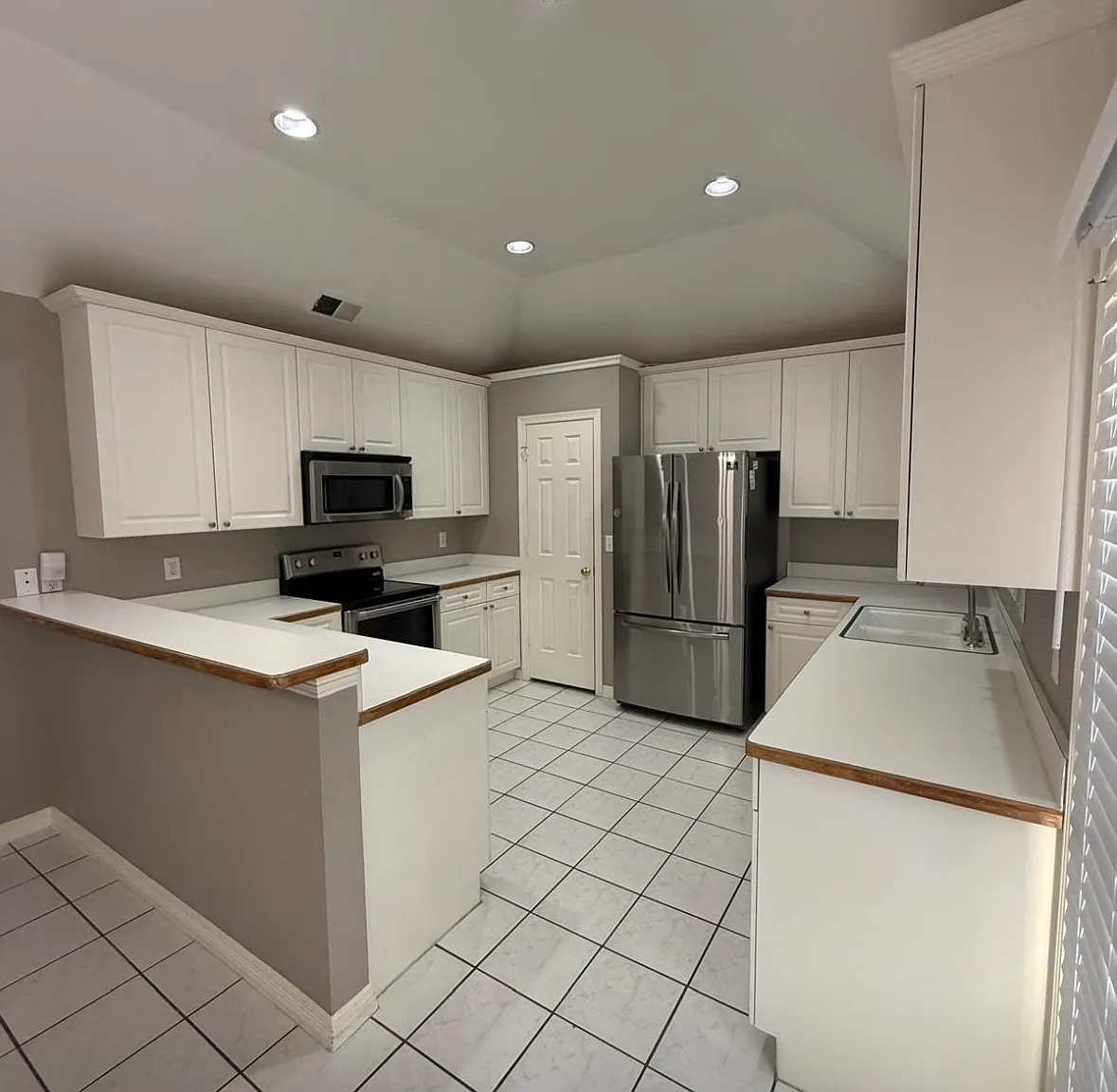3 bed, 1820 sqft, $2,350 — Photo 2
