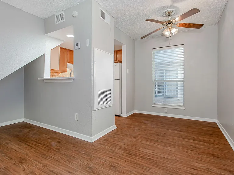 1901 N Fitzhugh Ave — Photo 24