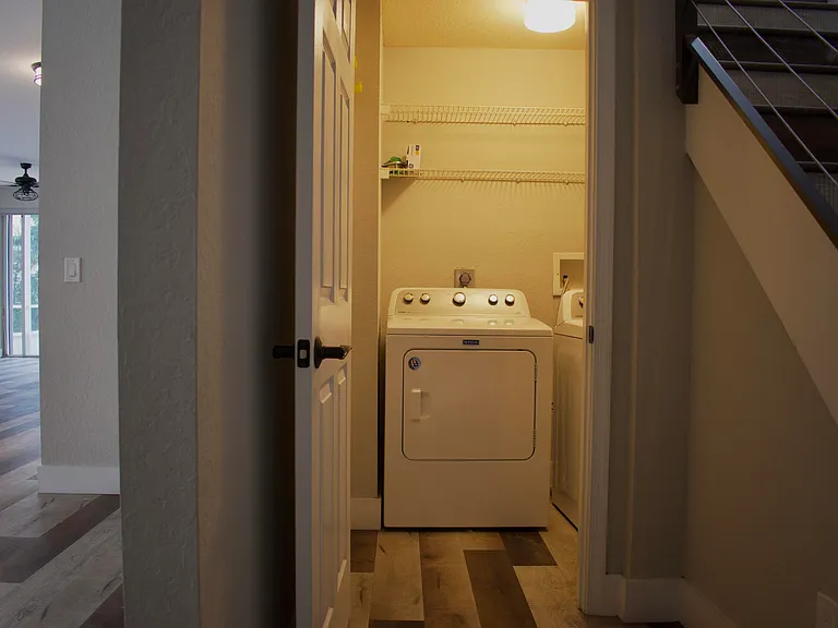 4907 Pelican Mnr — Photo 14