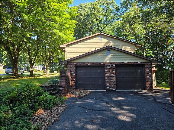 4th image of 528 Rosewood Dr