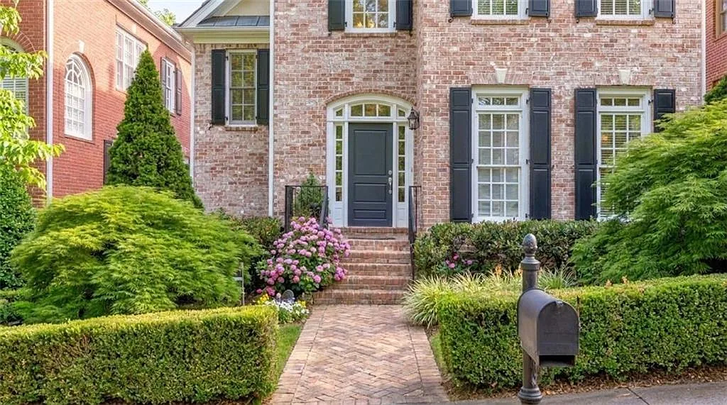 4 bed, 3.5 bath, 3946 sqft, $6,000 — Photo 3