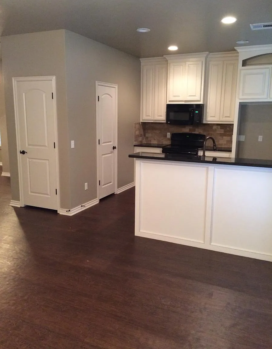 3 bed, 2.5 bath, 1900 sqft, $1,845 — Photo 4