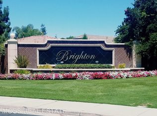 314 Hollyhill Dr, Bakersfield, CA 93312