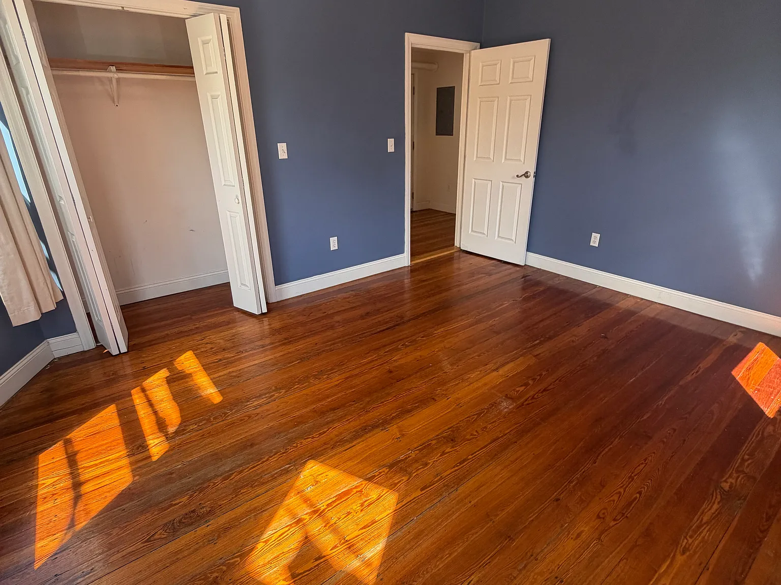 3 bed, $4,000 — Photo 4