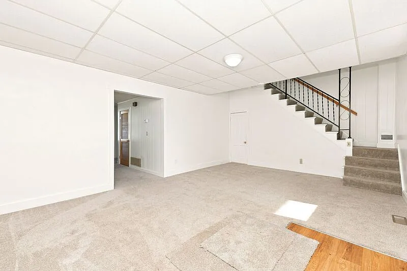 3 bed, 1.5 bath, $1,050 — Photo 4