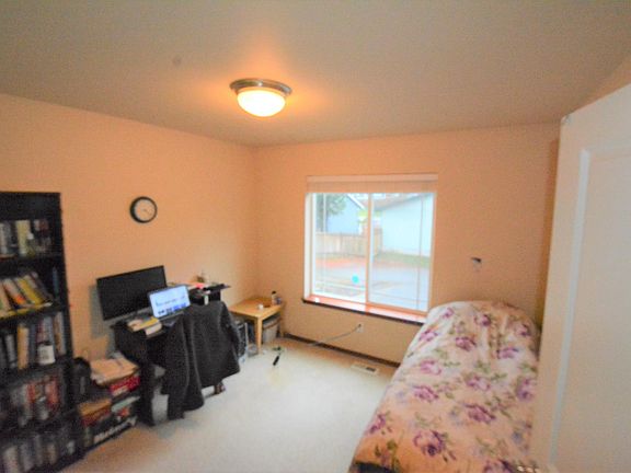 5th image of 17509 32nd Ave W