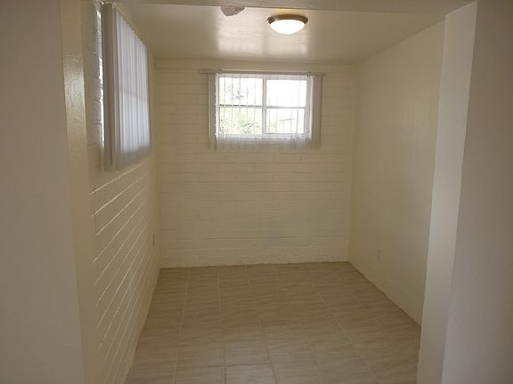 Office/Dining nook