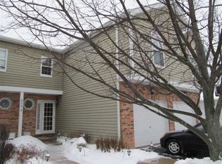 510 Nicole Dr #16C, Bartlett, IL 60103