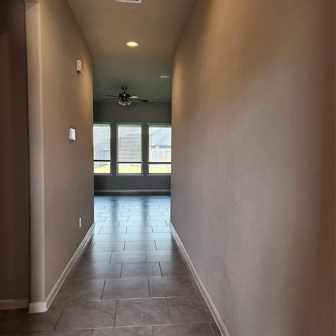 3 bed, 2.0 bath, 1461 sqft, $2,100 — Photo 3
