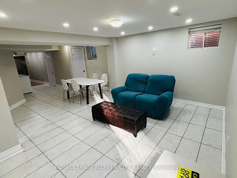 952 Clark Blvd — Photo 4