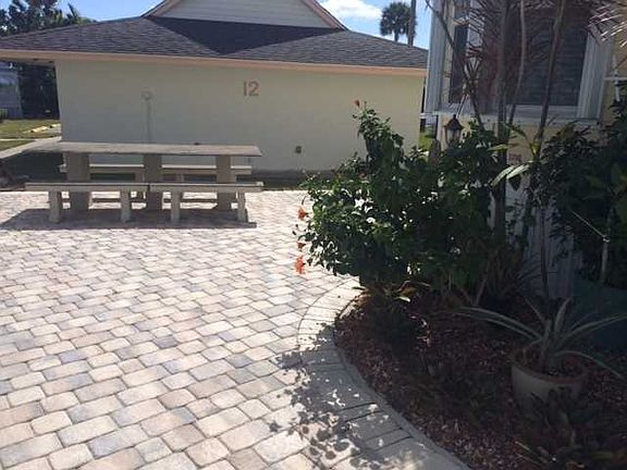 4th image of 776 Nettles Blvd