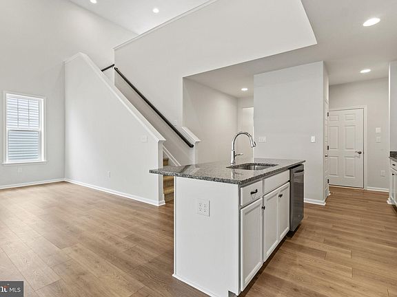 5th image of 302 Heritage Shores Cir
