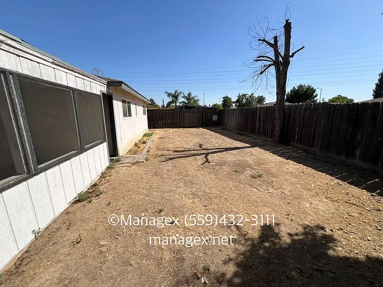 4575 N Lafayette Ave — Photo 13