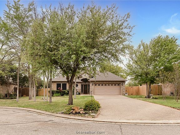 2nd image of 3802 Bridle Ct