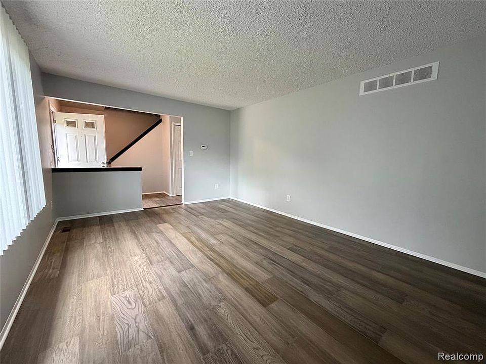1746 Brookline St, photo 3
