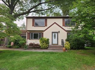 89 Legion Pl, Paramus, NJ 07652