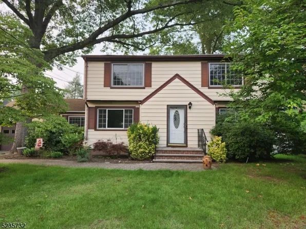 89 Legion Pl, Paramus Boro, NJ 07652