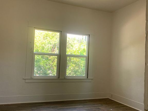 2nd image of 1164 Magnolia Ave #2