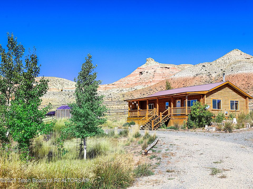 1st image of 28 Painted Hills Dr