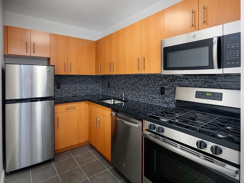 1st image of 194 E 2nd St APT 3G