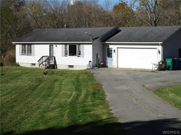 4488 Waters Rd, East Aurora, NY 14052