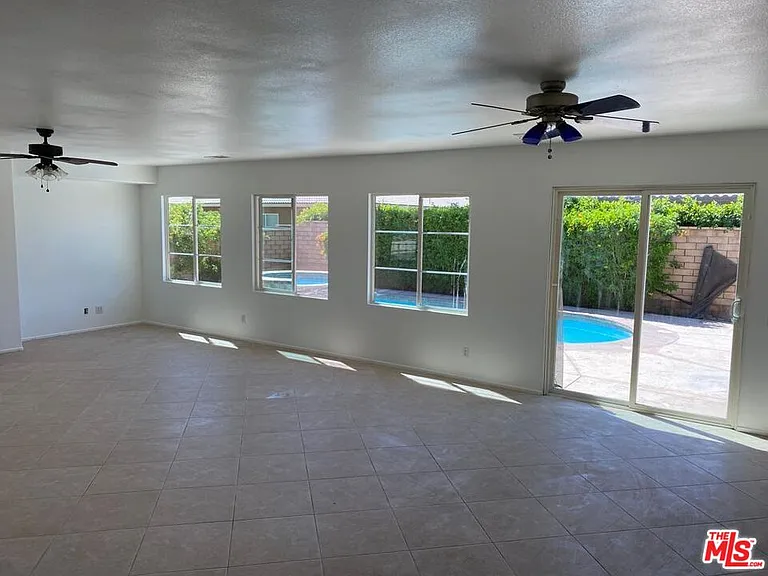 41183 Bank Ct — Photo 4